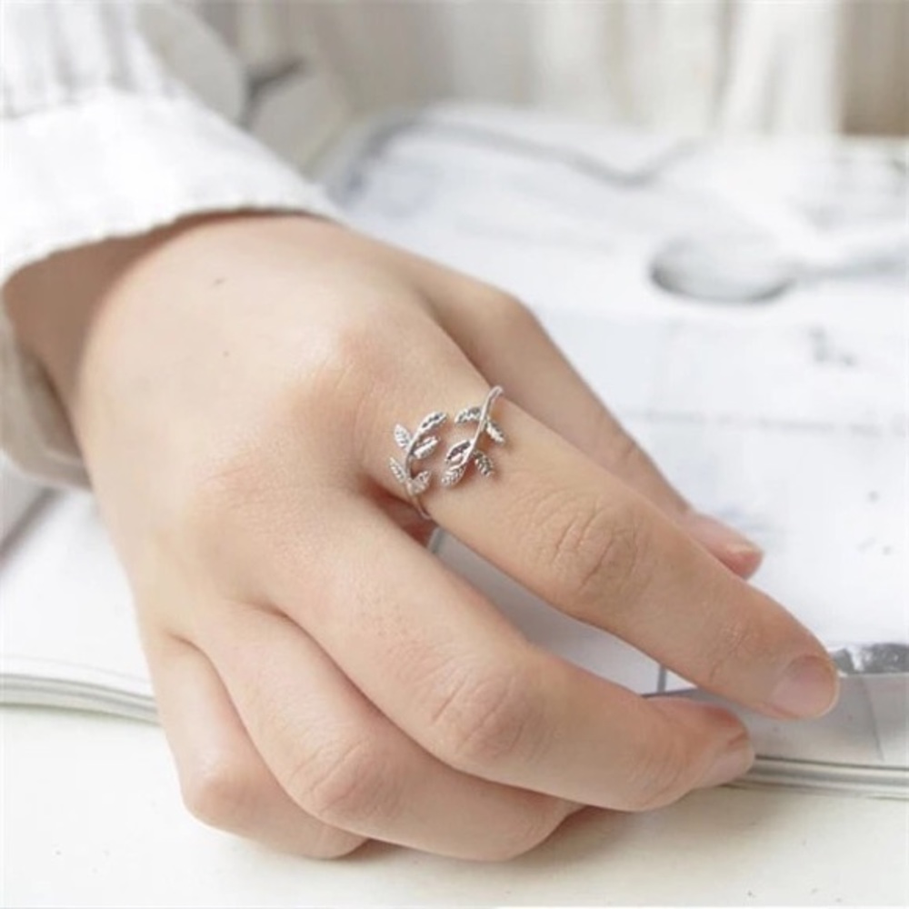 Fashion Ring. SALE, NO OFFERS ❗️ - Picture 3 of 4